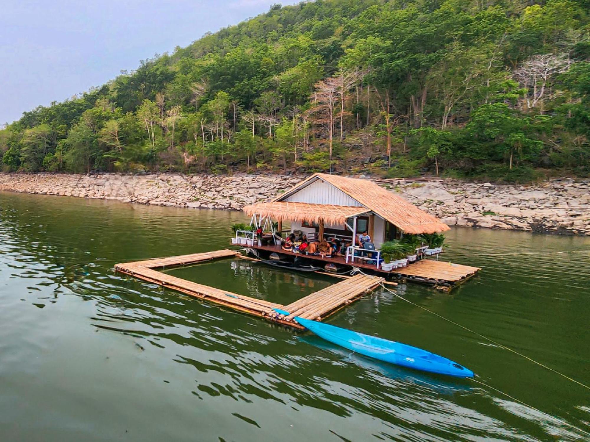 Hometown Riverview - โฮมทาวน์ ริเวอร์วิว Si Sawat Zewnętrze zdjęcie